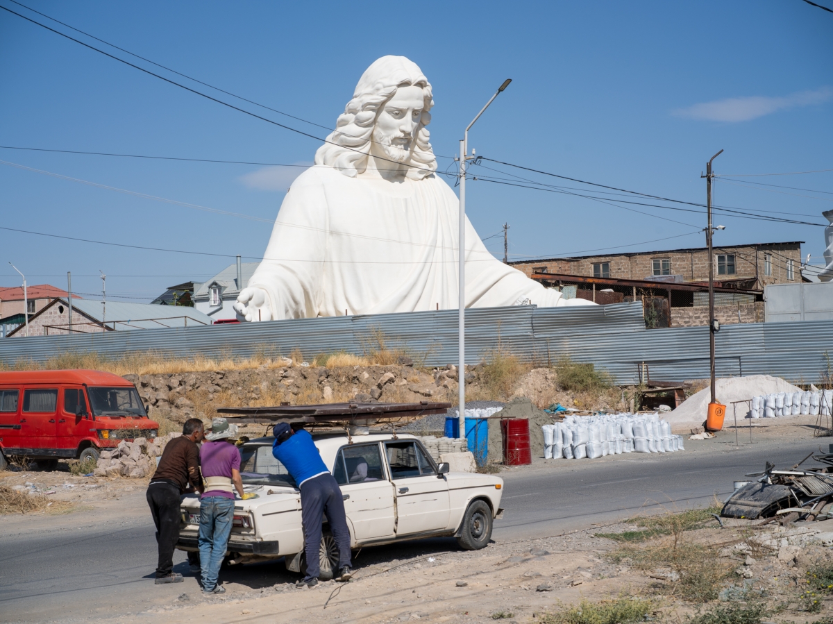Atelier du sculpteur Armen Samvelyan, créateur de la statue monumentale de Jésus-Christ – village de Zovuni, région de Kotayk_B0019223.jpg