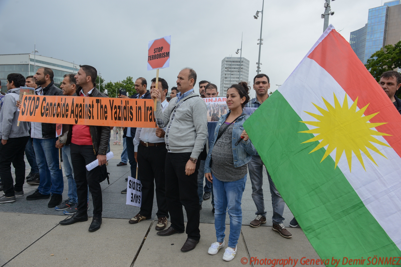 Rassemblement de solidarité avec les Yézidis et les Kurdes en Irak-9854.jpg