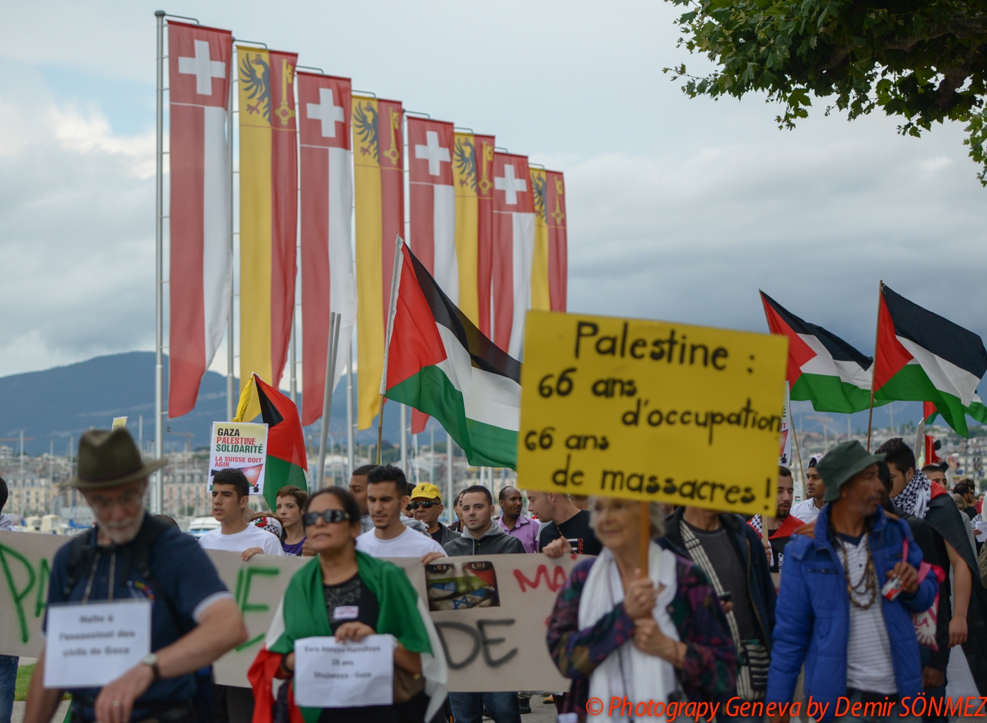 Grande manifestation pacifique à Genève en soutien au peuple Palestinien-6637.jpg