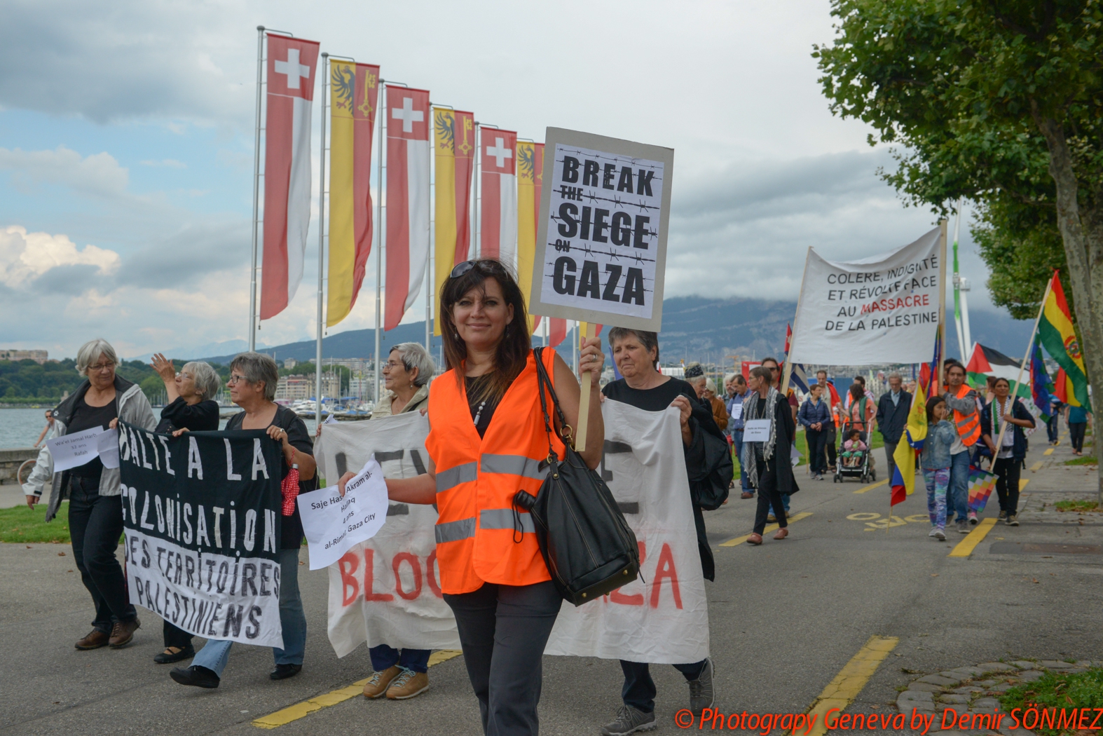 Grande manifestation pacifique à Genève en soutien au peuple Palestinien-6672.jpg