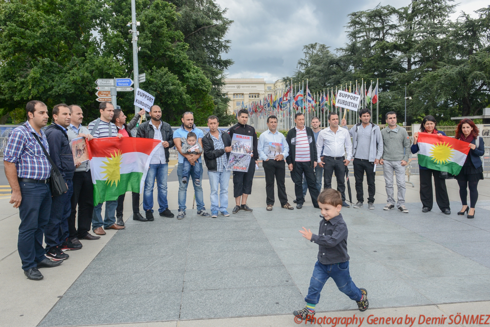 Rassemblement de solidarité avec les Yézidis et les Kurdes en Irak-9923.jpg