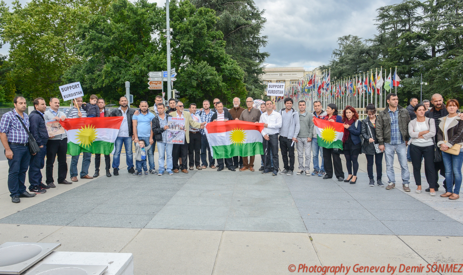 Rassemblement de solidarité avec les Yézidis et les Kurdes en Irak-9928.jpg
