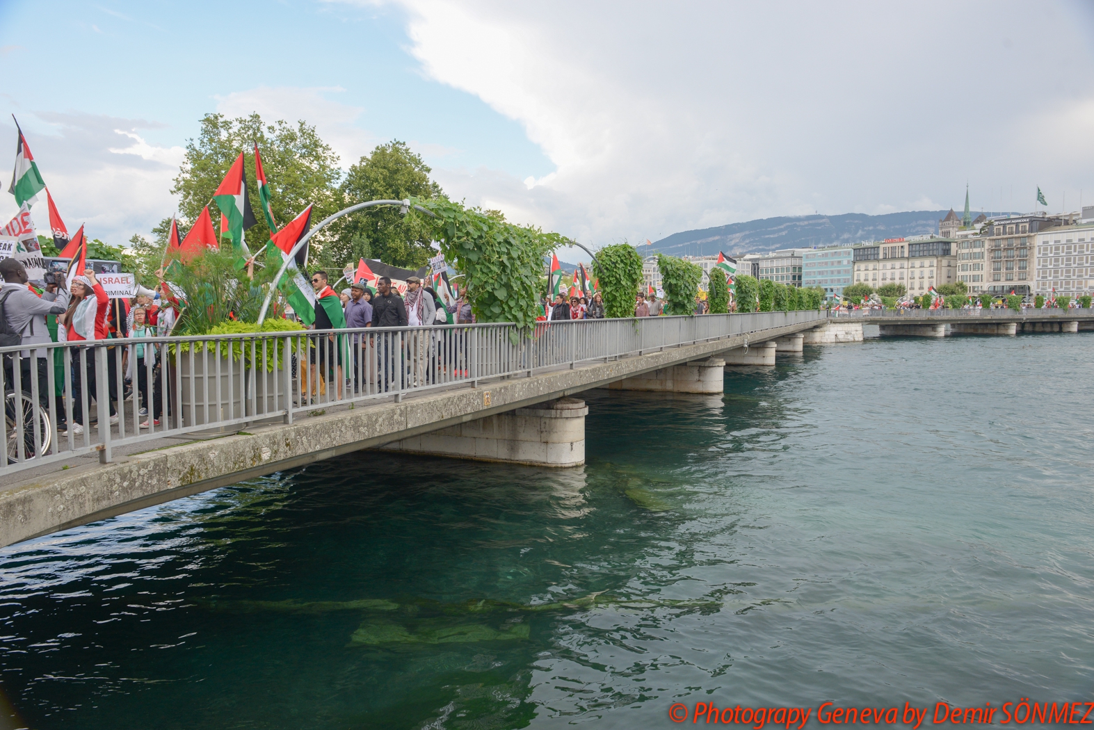 Grande manifestation pacifique à Genève en soutien au peuple Palestinien-6510.jpg