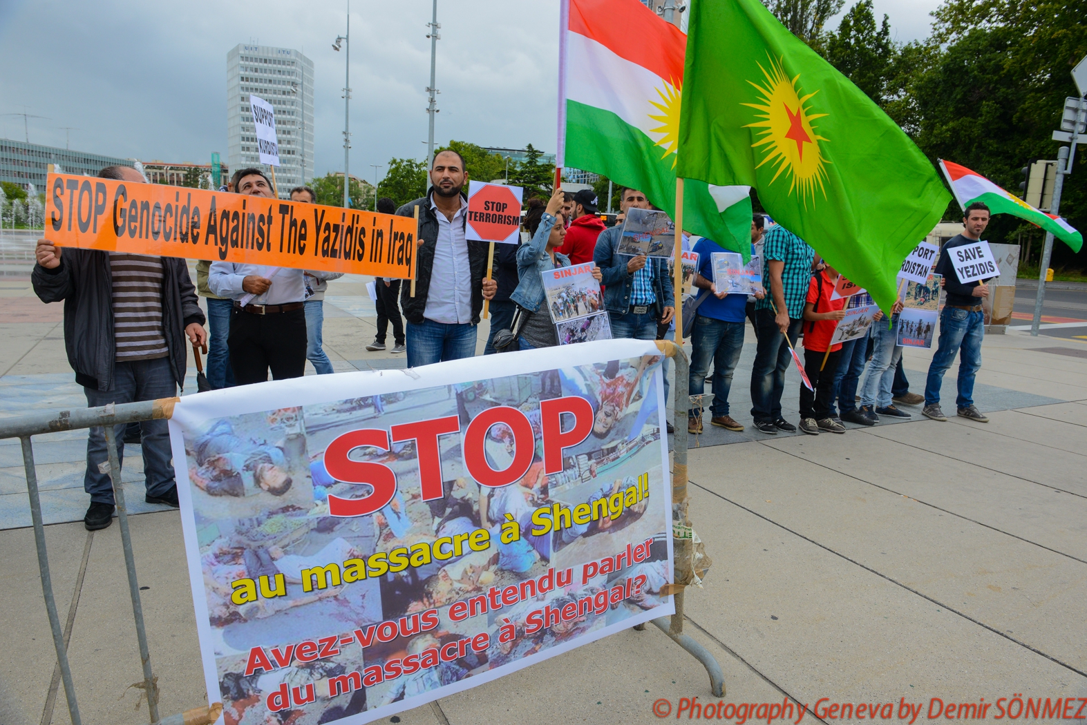 Rassemblement de solidarité avec les Yézidis et les Kurdes en Irak-9835.jpg