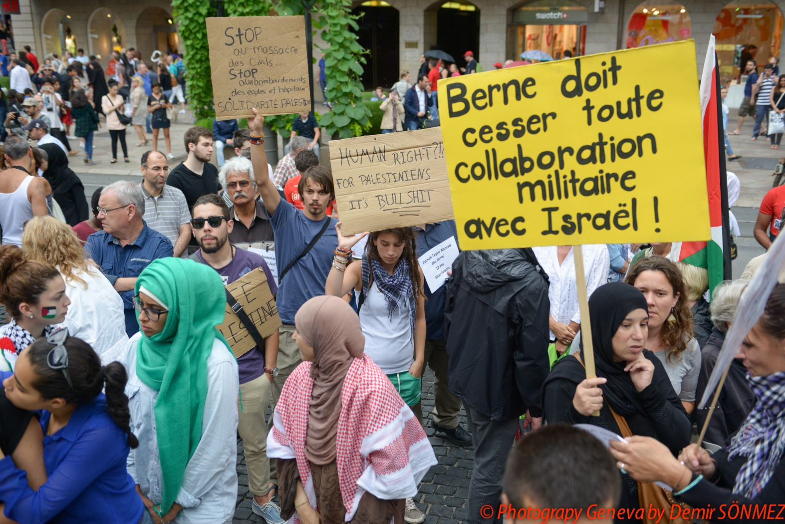 Grande manifestation pacifique à Genève en soutien au peuple Palestinien-6401.jpg