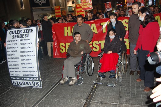 Taksim-Guler-Ferhat20091127.jpg