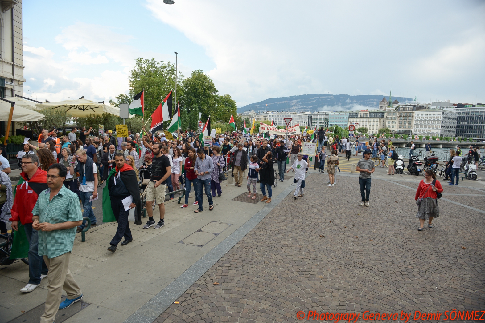 Grande manifestation pacifique à Genève en soutien au peuple Palestinien-6518.jpg