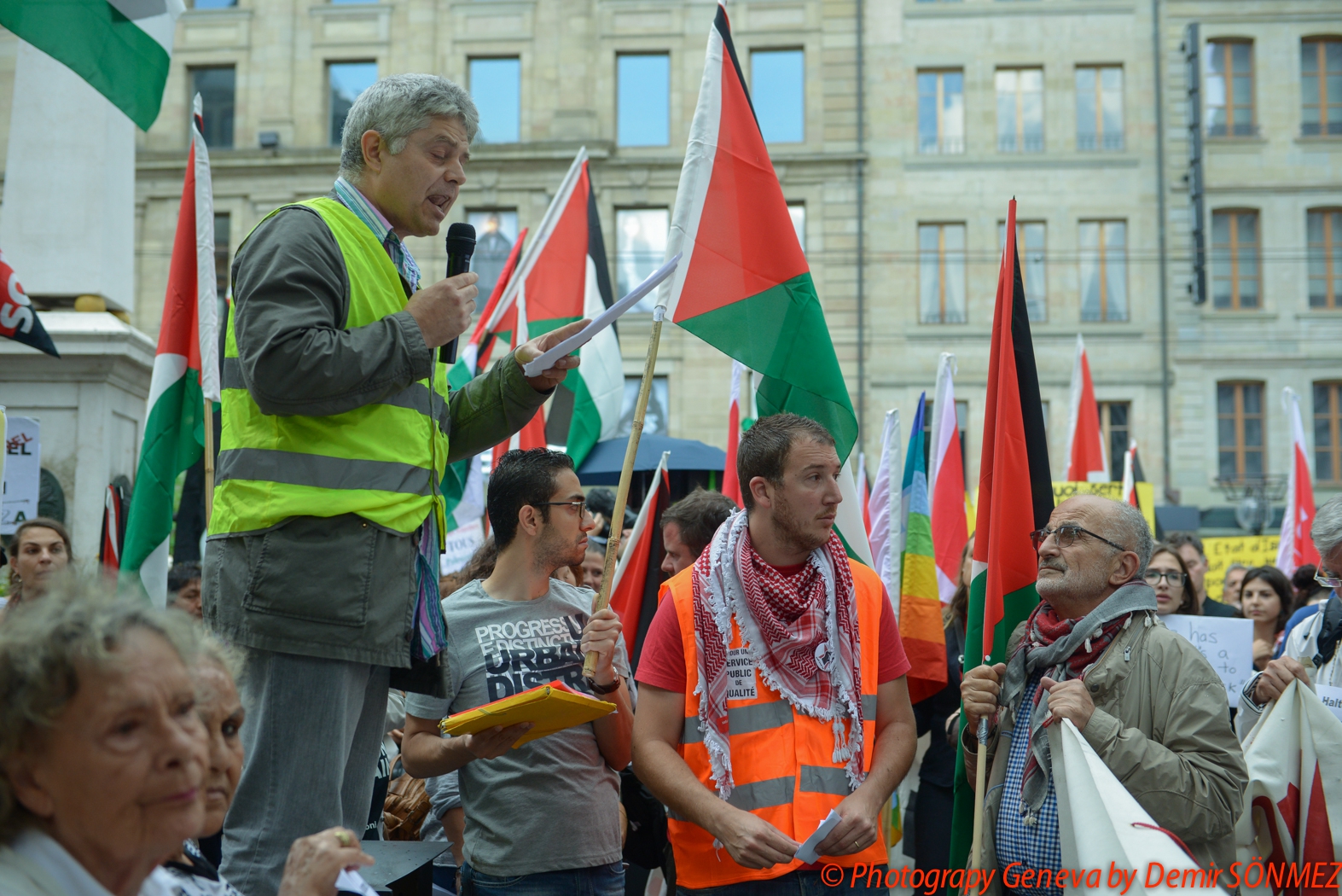 Grande manifestation pacifique à Genève en soutien au peuple Palestinien-6415.jpg