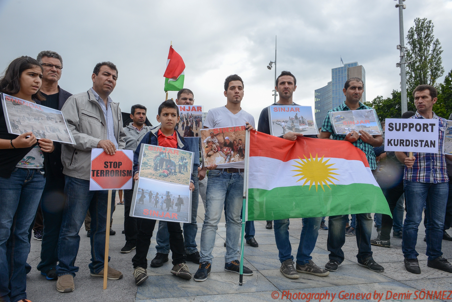 Rassemblement de solidarité avec les Yézidis et les Kurdes en Irak-9875.jpg