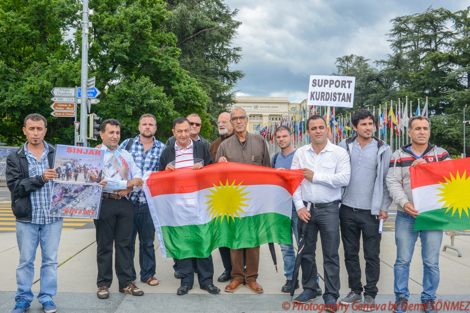 Rassemblement de solidarité avec les Yézidis et les Kurdes en Irak-9931.jpg