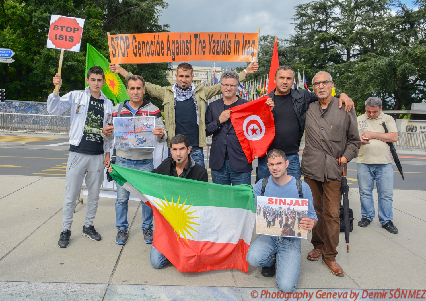 Rassemblement de solidarité avec les Yézidis et les Kurdes en Irak-9915.jpg