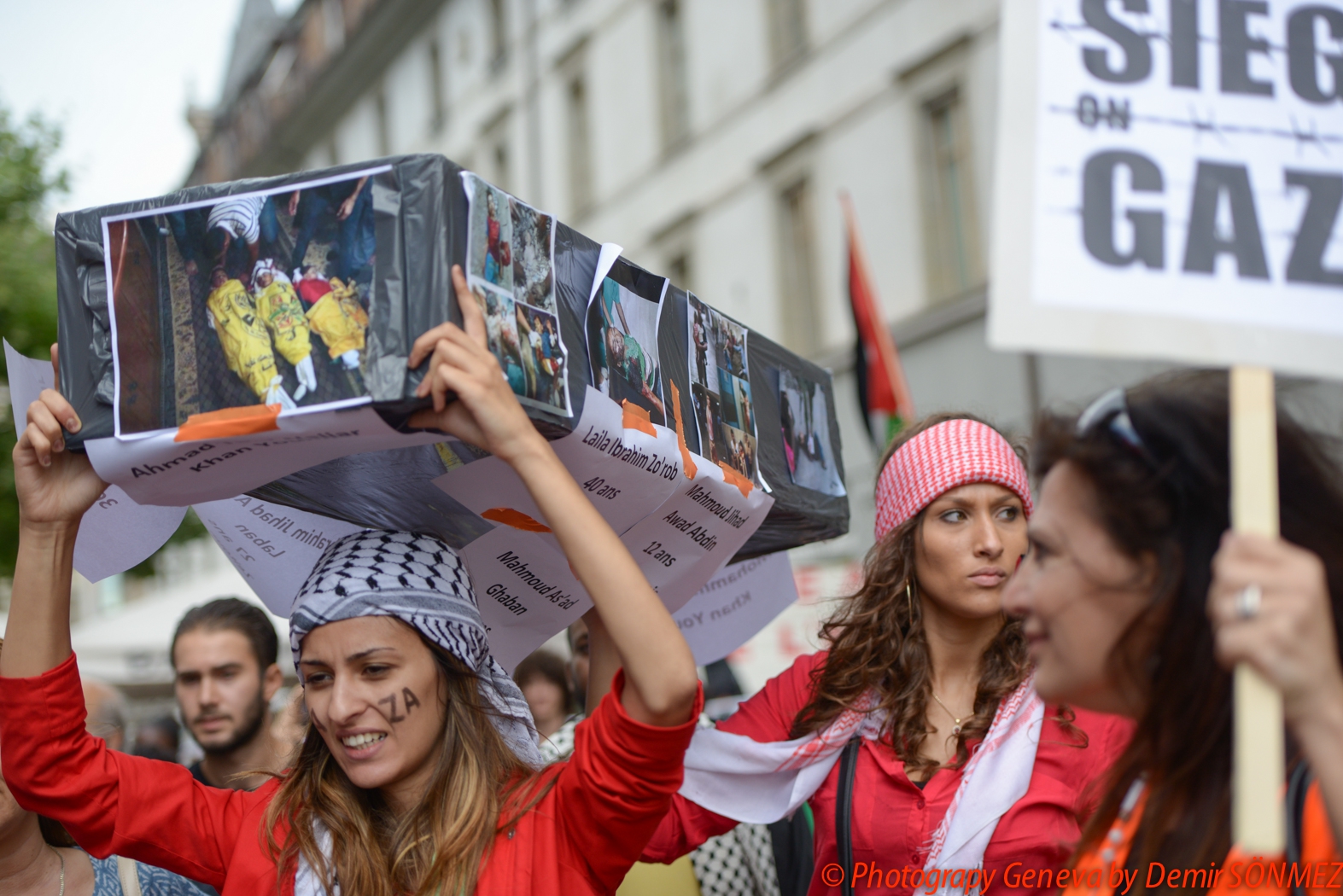Grande manifestation pacifique à Genève en soutien au peuple Palestinien-6446.jpg